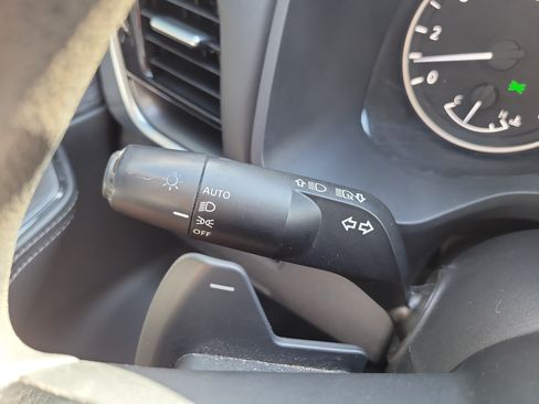 Used 2023 Nissan Rogue SV FWD image 31