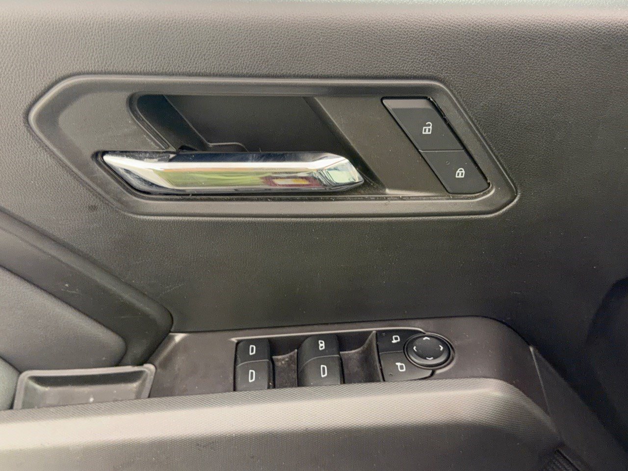 Used 2024 GMC Canyon Elevation w/ Elevation Premium Package RWD image 15