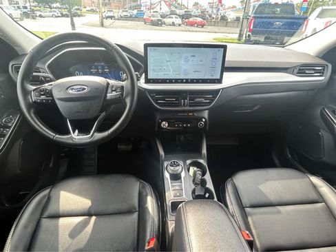 Used 2025 Ford Escape Platinum AWD/4WD image 12