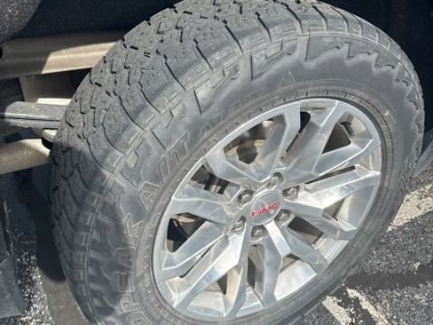 Used 2019 GMC Sierra 1500 SLT AWD/4WD image 6