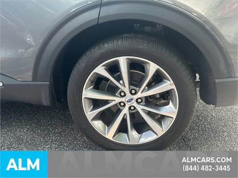 Certified 2025 Ford Explorer Platinum w/ Ultimate Package AWD/4WD image 22