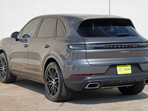 Used 2025 Porsche Cayenne AWD/4WD image 51