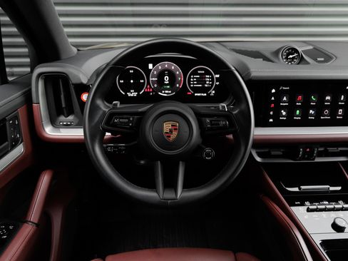 Certified 2025 Porsche Cayenne E-Hybrid AWD/4WD image 17