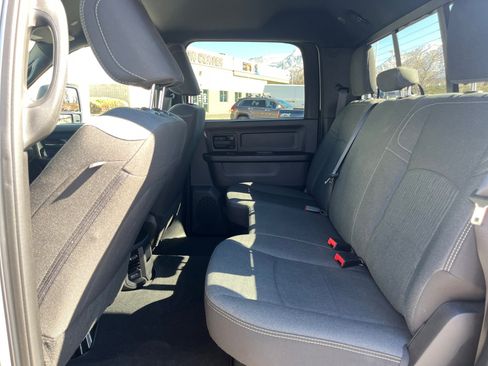 Used 2024 RAM 2500 Tradesman w/ Chrome Appearance Group image 25