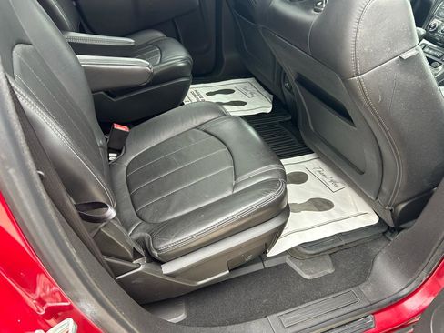 Used 2013 Buick Enclave Premium image 11