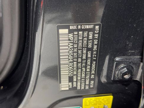 Used 2017 Porsche Macan image 32