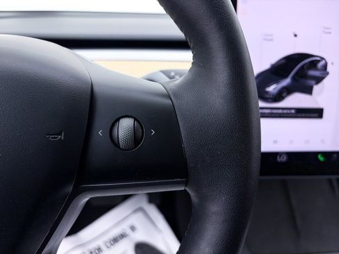 Used 2023 Tesla Model 3 Standard Range image 28