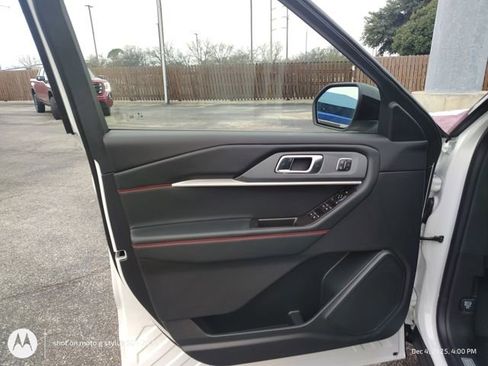 New 2026 Ford Explorer ST-Line w/ ST-Line Street Pack image 18