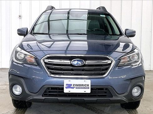 Used 2018 Subaru Outback 2.5i Limited image 3