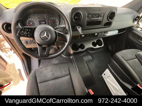 Used 2021 Mercedes-Benz Sprinter 2500 image 11
