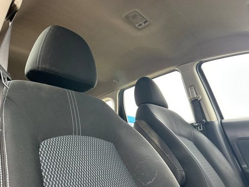 Used 2018 Nissan Versa Note SV FWD image 19