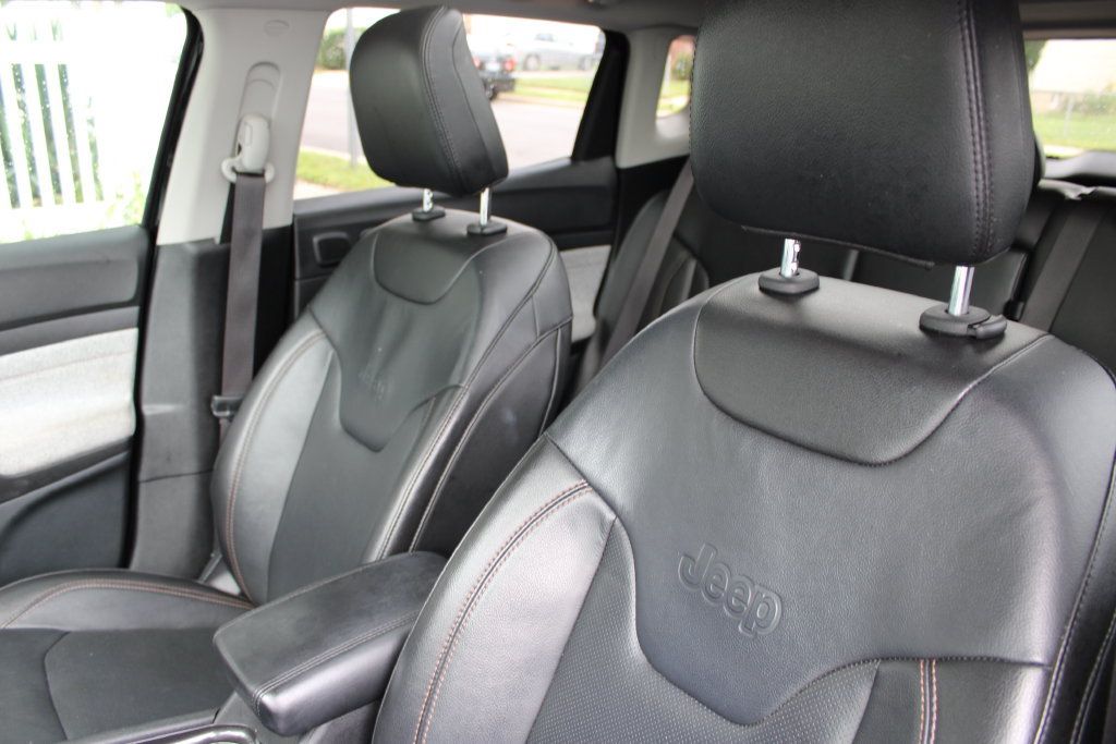 Used 2022 Jeep Compass Latitude w/ Sun and Sound Group AWD/4WD image 9