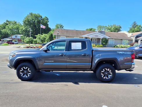 Used 2017 Toyota Tacoma TRD Off-Road w/ Tow Package (A/T) AWD/4WD image 30