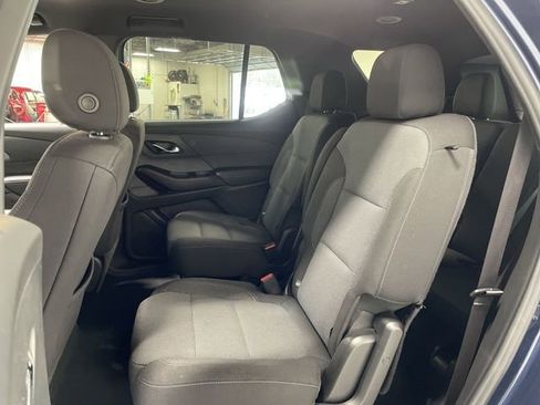 Used 2023 Chevrolet Traverse LT AWD/4WD image 23