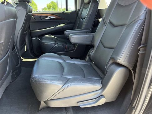 Used 2019 Cadillac Escalade ESV Luxury AWD/4WD image 21