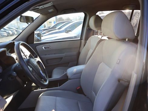 Used 2015 Honda Pilot LX image 11