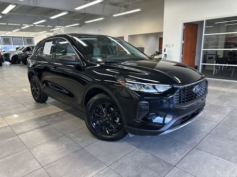 Used 2023 Ford Escape Active AWD/4WD image 1