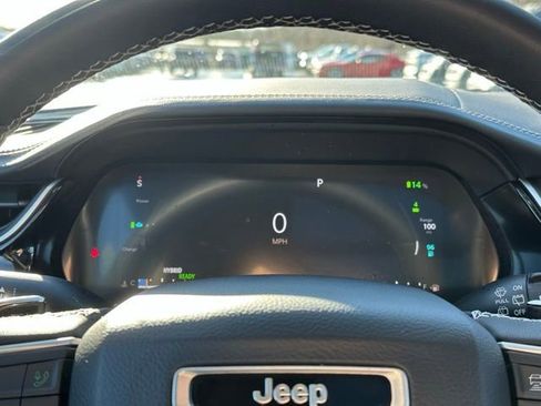 Used 2022 Jeep Grand Cherokee Limited 4xe w/ Luxury Tech Group II image 24