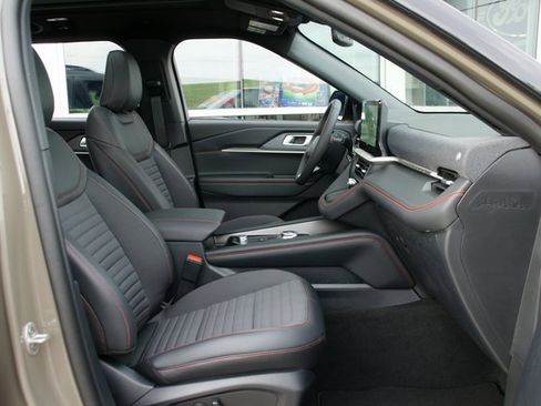 New 2026 Ford Explorer ST-Line w/ ST-Line Street Pack image 38