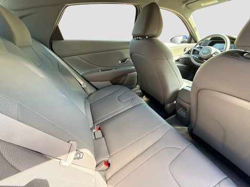 Certified 2024 Hyundai Elantra SE image 25