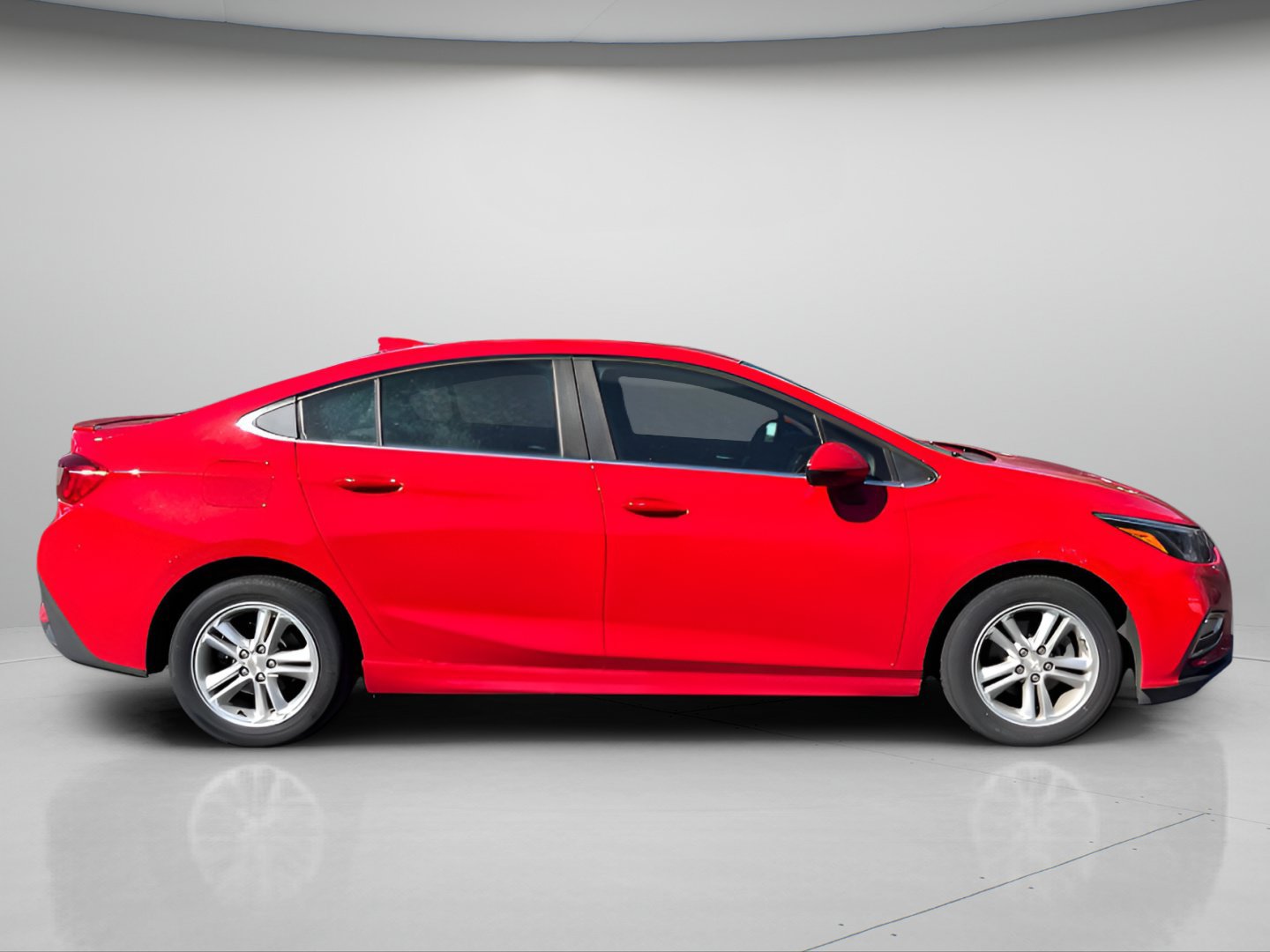 Used 2017 Chevrolet Cruze LT w/ Convenience Package FWD image 4