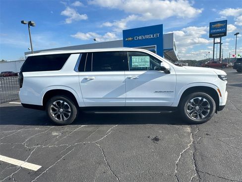 New 2026 Chevrolet Suburban LT w/ Comfort Package image 5