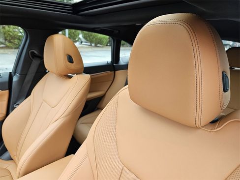 Used 2025 BMW i4 eDrive40 w/ M Sport Package image 17