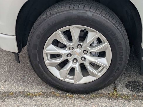 Used 2024 Chevrolet Silverado 1500 Custom image 11