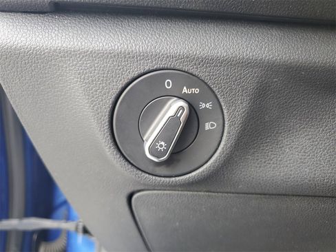 Used 2022 Volkswagen Jetta SE image 30