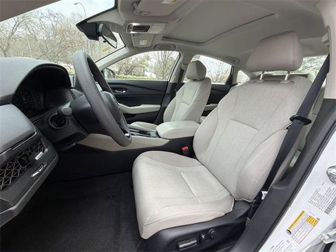 Used 2025 Honda Accord SE image 11
