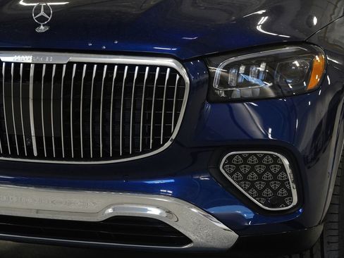 New 2026 Mercedes-Benz Maybach GLS 600 4MATIC image 9