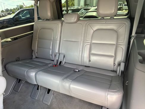 Used 2021 Lincoln Navigator L Reserve w/ Luxury Package AWD/4WD image 23