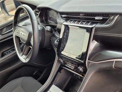 Used 2021 Jeep Grand Cherokee L Laredo w/ Luxury Tech Group I image 11