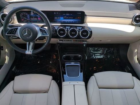 Used 2025 Mercedes-Benz CLA 250 image 16