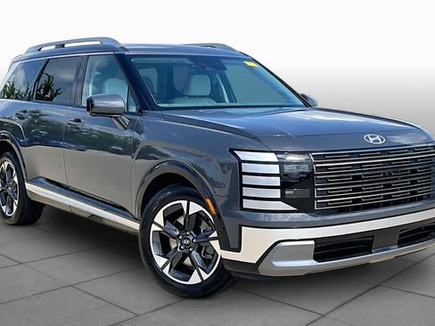 Certified 2026 Hyundai Palisade Limited FWD image 3