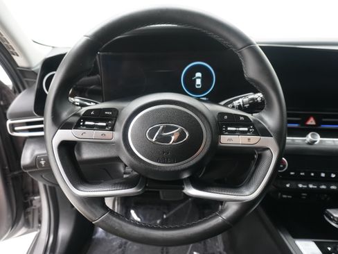 Used 2021 Hyundai Elantra Limited FWD image 14