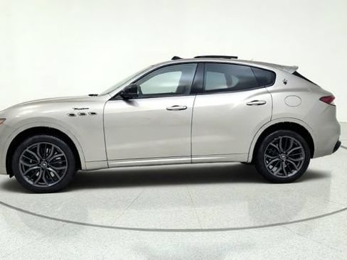 Used 2022 Maserati Levante Modena AWD/4WD image 5