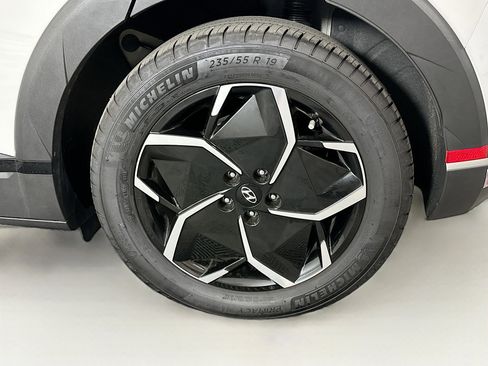 Used 2024 Hyundai Ioniq 5 SEL image 11