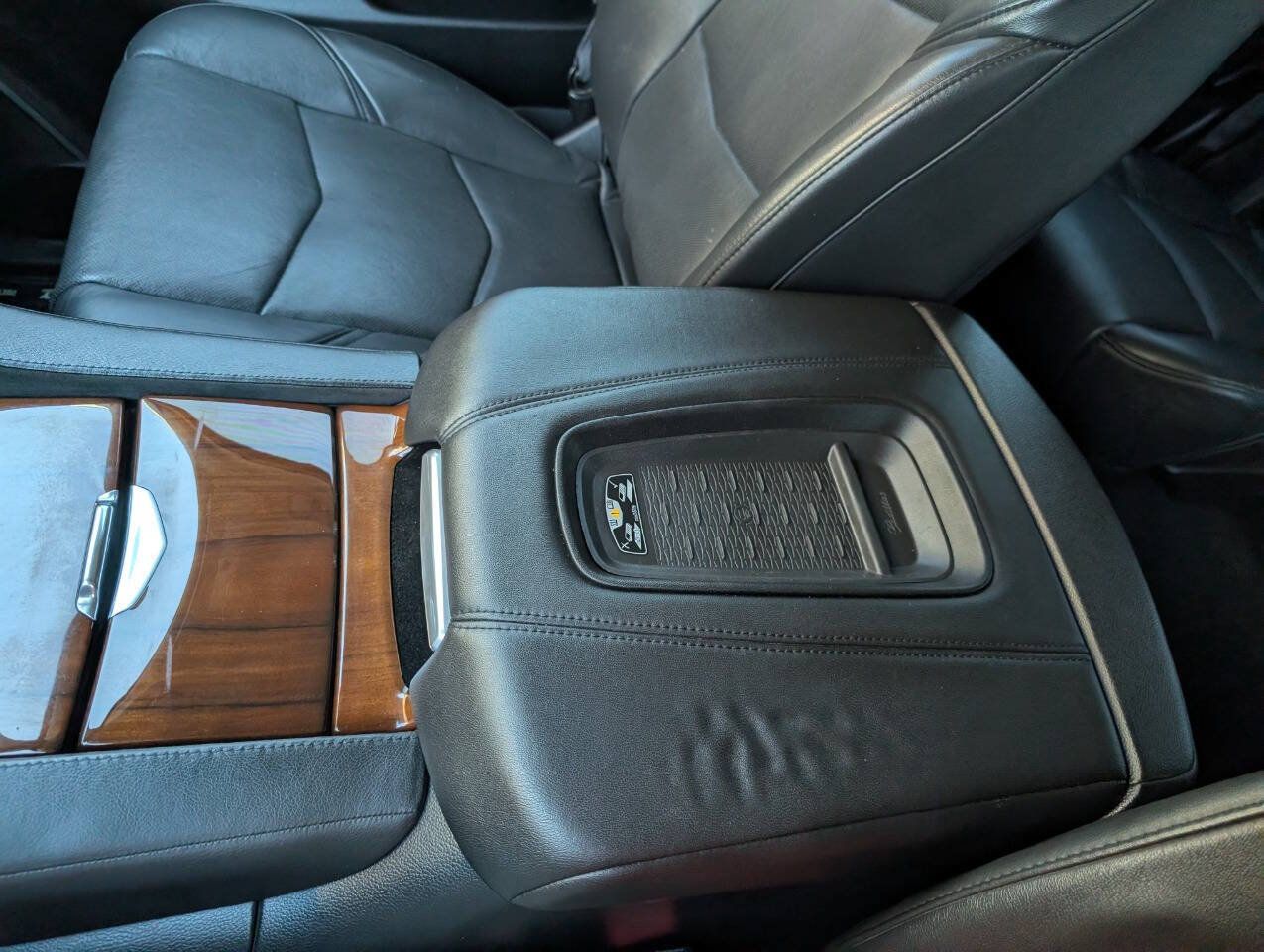 Used 2016 Cadillac Escalade Premium AWD/4WD image 29
