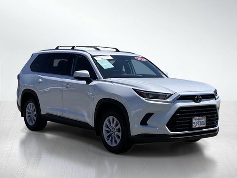 Certified 2024 Toyota Grand Highlander FWD image 12