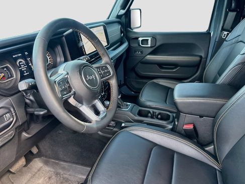 Used 2024 Jeep Wrangler Unlimited Sahara w/ Technology Group AWD/4WD image 25