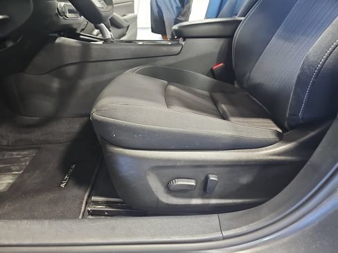 Certified 2025 Nissan Altima 2.5 SV FWD image 28