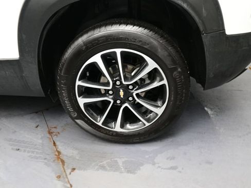 Used 2025 Chevrolet TrailBlazer LT AWD/4WD image 14