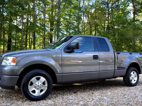 Used 2006 Ford F150 STX image 2