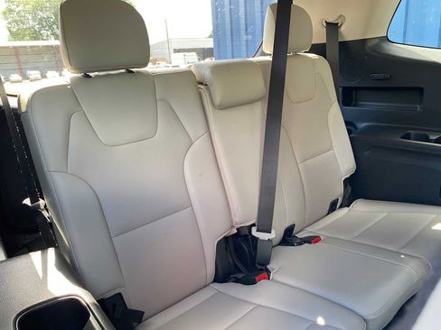 Used 2021 Kia Telluride S FWD image 31