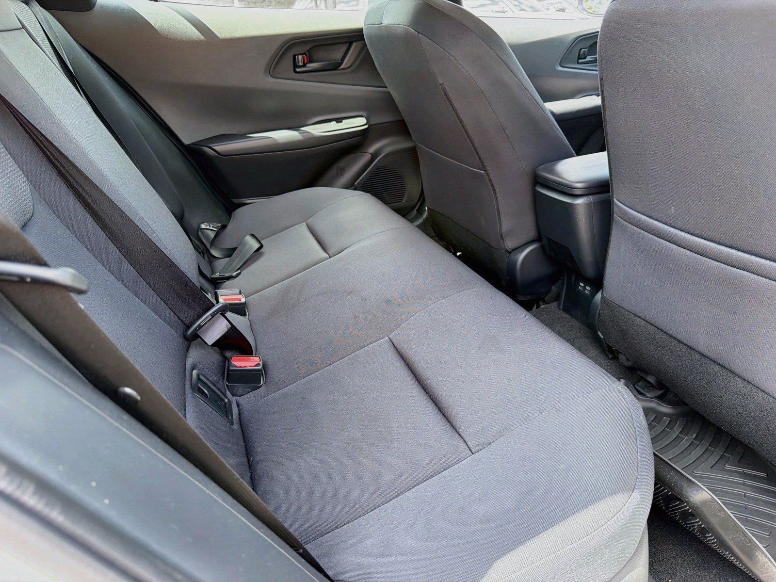 Used 2025 Toyota Prius LE FWD image 26