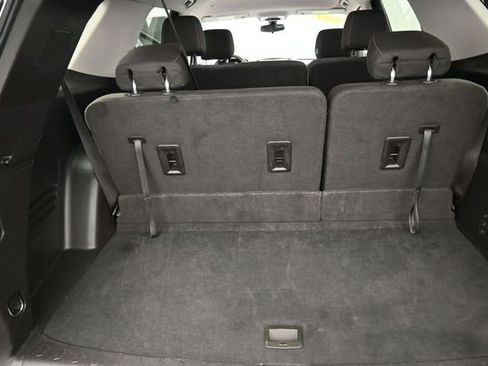 Used 2021 Chevrolet Traverse LS FWD image 26