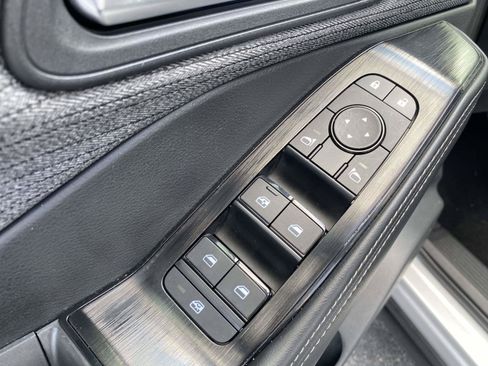 Used 2023 Nissan Rogue SV FWD image 18