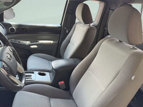 Used 2014 Toyota Tacoma 4x4 Access Cab w/ SR5 Package image 25