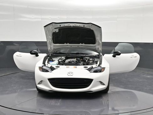 Used 2020 MAZDA MX-5 Miata Sport image 13